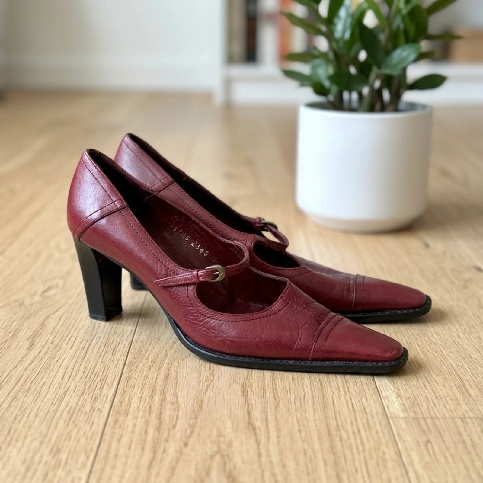 Zapatos salón piel Burdeos